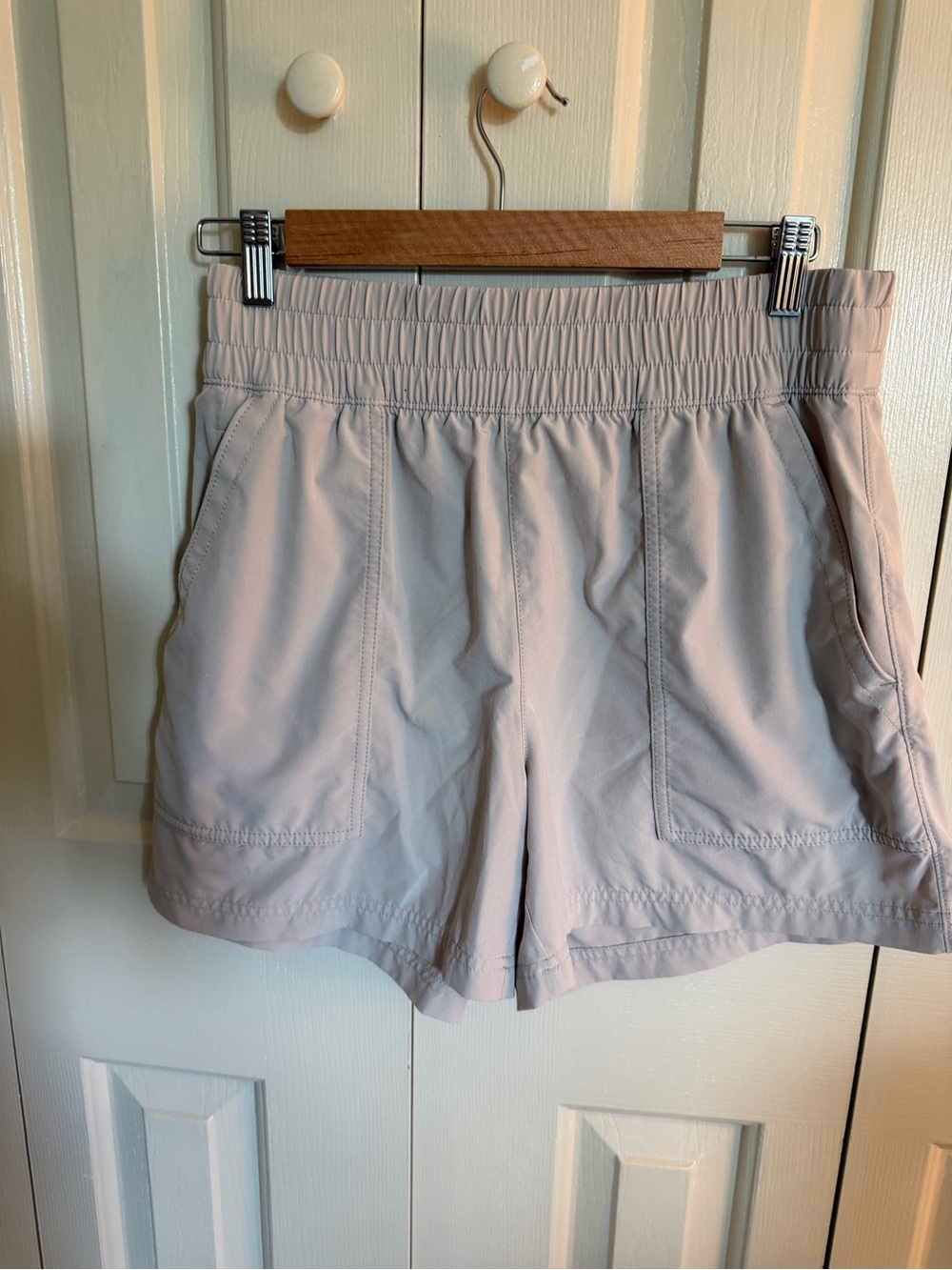 Athleta Light Beige Women's Elastic Waist Shorts